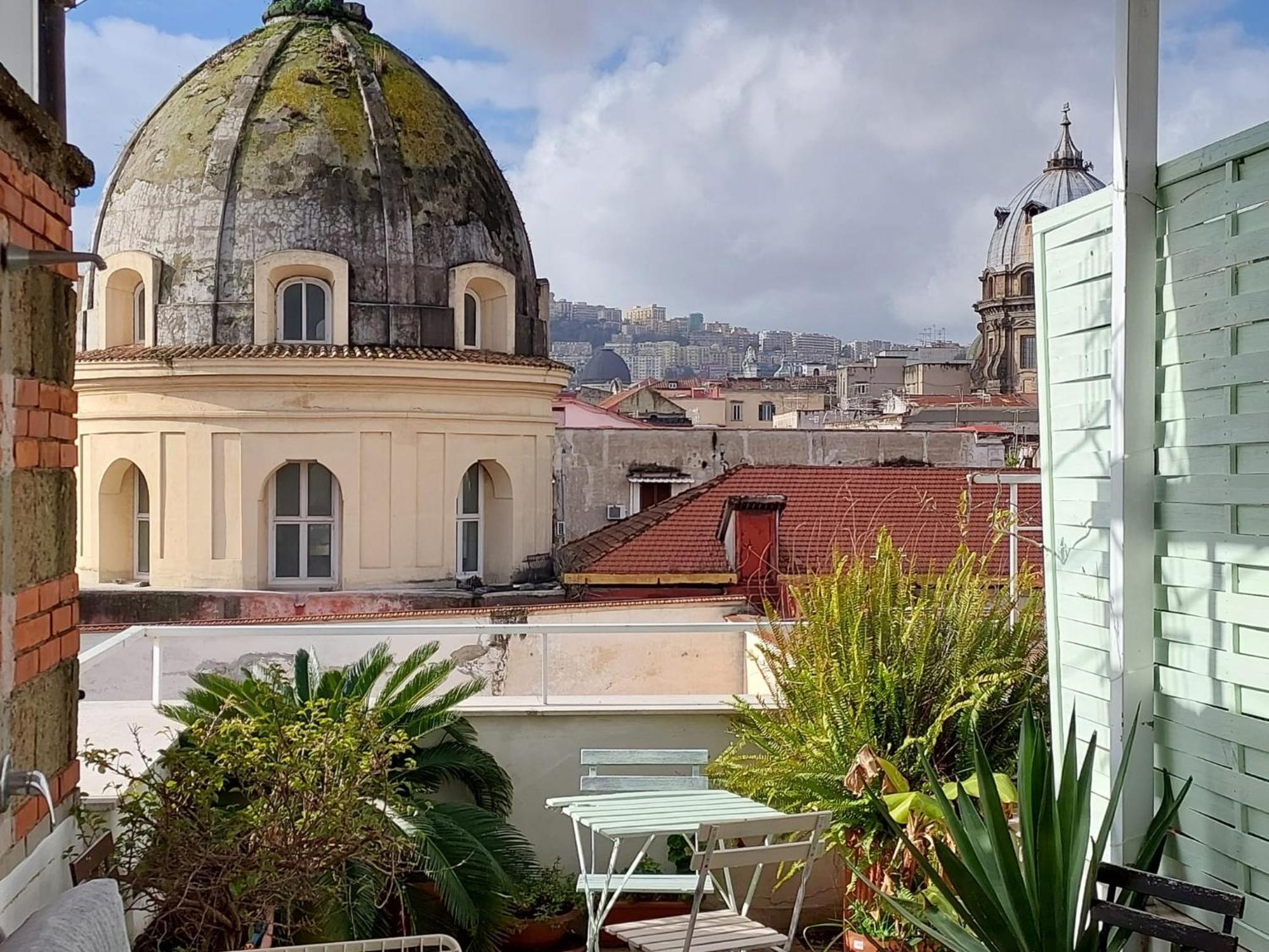 S- Loft With Balcony In The Historic Center Apartament Neapol